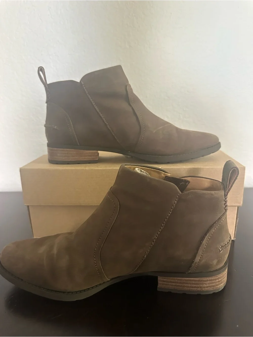 UGG casual chukka